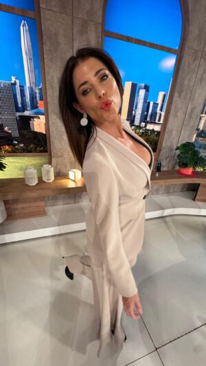 Pamela David Instagram - ¿Vieron esa tela? ¿con ese corte y ese vuelo? 😍

Es de @garofalo.ar y obvio que me lo quedo. 😀
