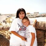 Pamela El Kik Instagram - امي؟ امي البركة اول اجابة بعد الحب هيي امي ما في شي اهم من الحب والأهم منو امي … بتعرف شو الفرق بين وجود وردة او لاء ؟ ..إمّي هيي الفرق وكل ل ل ل الفرق القهوة مع إمّي إلا غير طعمة القعدة بلا إمّي متل الأكل البلا طعمة امي الجواب والأجوبة الله يخلّيلي ياكي يا احلا ماما ويخلّي ويرحم كل الملكات اللي سلّموا تاجُن للسما !! 💋🌹♥️ 👑 ••• Je t’aıme Maman ### #عيد_الام