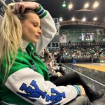 Pamela El Kik Instagram - البوسة كانت للكوتش على فكرة 🫣 مبروك الغايم يا أقوى فريق 💋 #نادي_الحكمة 🏀 #foreversagesse