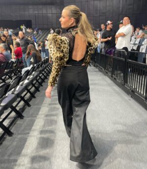 Pamela El Kik Instagram - An NBA to remember 🏀 
#etihadarena #nbaabudhabi #dallasmavericks #minesottatimberwolves