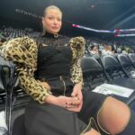 Pamela El Kik Instagram - An NBA to remember 🏀 #etihadarena #nbaabudhabi #dallasmavericks #minesottatimberwolves