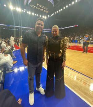 Pamela El Kik Instagram - An NBA to remember 🏀 
#etihadarena #nbaabudhabi #dallasmavericks #minesottatimberwolves
