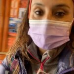Pamela Leiva Instagram - Hoy en el #TBT cuando fui a la patagonia animar una maratón a finales del 2021 y me regale un paseo al Glaciar Grey y en esa época se usaban full mascarilllas, Pero yo en aquella época encontré la forma de evadirla en la cubierta del Barco🤣🤣🤣🤣🤣🤣🤣. Volveré… ♥️. . Si quieren saber cuál maratón anime yo por si no me creen fue la @patagoniarunfest