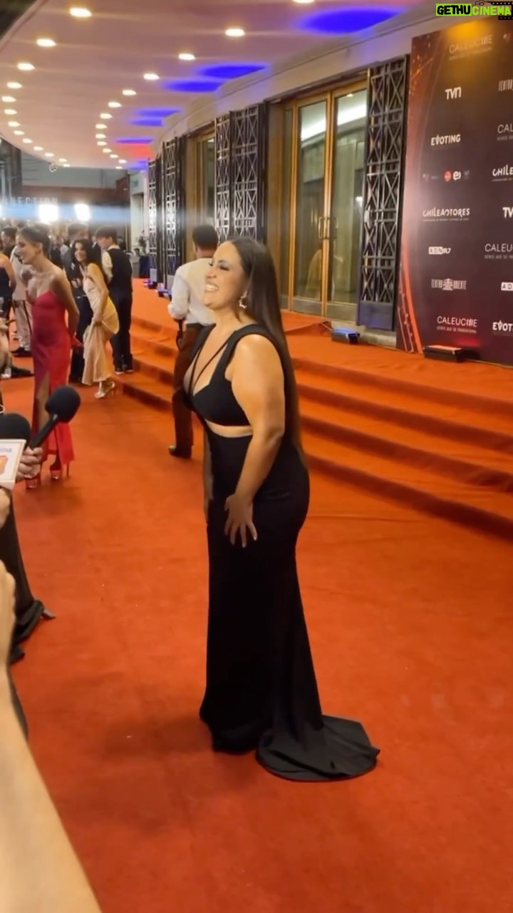 Pamela Leiva Instagram - ¡Chiquillos me sentí en Hollywood🔥! Como una verdadera estrella con todo mi equipo⭐. Gracias a todos por su cariño y sus expresiones de amor❤️🔥. A mis colegas por la buena onda, estar ahí me emocionó profundamente porque muchos son mis referentes. Mi primera alfombra roja fue una experiencia única y hermosa, sentí el apoyo de todos ustedes y me llevo eso en mi corazón❤️🔥. ¡Gracias, gracias, gracias✨!