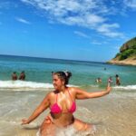 Pamela Leiva Instagram - Pamela por que te gusta tanto Brasil 🇧🇷?. Saben por qué… por qué allá me siento libre🔥♥️🇧🇷.