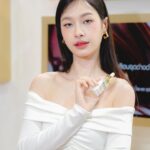 Pansa Vosbein Instagram - นี่ไงคะ กันแดดคู่ใจไร้จุดด่างดำของมิ้ลค์ ต้องตัวนี้เลย L’Oreal Paris UV Defender Sun Repair Invisible Serum กันแดดเนื้อสัมผัสบางเบา ซึมง่าย ซึมไว แถมช่วยฟื้นบำรุงและปกป้อง 99%* จากแสงแดด ฟื้นบำรุงผิวเสีย ทั้งจุดด่างดำ ริ้วรอย ผิวหมองคล้ำจากแสงแดดด้วยไฮยา และ เปปไทด์ อยากผิวใสแบบมิ้ลค์รีบ ไปจัดกันค่ะ #LOrealParisTH #UVDefender #เซรั่มกันแดดตัวจริง