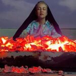 Pantea Bahram Instagram - آتش را به سوخت بارِ سرود و شعر فروزان می دارند..... روزگارِ غریبی ست نازنین عکس. برادر جانم. #آتش_پاک