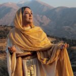 Pantea Bahram Instagram - اي سرزمين زيباي چهار فصل من. ايران جان ! تنگ چشمي ، بي كفايتي، نامرادي ، دشمني و دوني ،وطن فروشي و تيره دلي از تو و مردمان تو دور باد ! (پ ن : روز جهاني تئاتر مبارك) #روز_جهاني_تئاتر #روز_جهاني_تئاتر_مبارك #پانته_آ_بهرام @ali_affsharii
