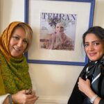 Pantea Bahram Instagram - ما «اختلاف »نداریم ،اگر بپذیریم که، «مختلفیم»! نمایشگاه پیام ایرایی لبریز از رنگ است ،همچنان که ما انسان‌ها. ! نژاد و رنگ و گونه و مذهب و خُرده مذهب و دارایی و گرایشات جنسی متفاوت و ….. نشان تنوع ماست نه دلیلی برای نزاع. «صلح »دقیقا زیرِ سایه ی مطبوعِ این پذیرش، در انتظارِ انسانِ خردمند نشسته است ! عشق و آرامش بر شما باد 💙💜❤️💚💛🤍