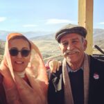 Pantea Bahram Instagram - پدرِ ماه م ! آن قدر از شما یاد گرفتم‌که میتونم روزها توو قرنطینه بشینم و دوره کنم😉🧿 (عکس مالِ چند ماه پیشِ. وگرنه ما هم مثل خیلی از شما در خانه نشستیم و به کارامون فکر میکنیم 😅😎💙) #روز_پدر