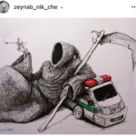 Pantea Bahram Instagram - پانزده ساله بودم. شاید هم کمی کمتر. همراه دختر خاله و پسر خاله ام ( هم او که سال کرونایی و به دلیل نرسیدن واکسن و داروی موثر از دستش دادیم ) داشتیم قدم میزدیم و به حکم سن و شادابی نوجوانی می خندیدیم. ناگهان با حمله ی آمرانِ معروف (البته آنوقتها این جانداران را کمیته خطاب میکردیم.)روبرو شدیم. أمر کردند که من دیگر کفش ساقدار نپوشم !!! و پسر خاله جان که روحش در آرامش باد، تی شرت آستین کوتاه!!! پانزده ساله بودیم و شاید هم کمی کمتر. ‌هنوز و حالا وقتی می نویسم که آنروزِ مسخره ی پُر تحقیر بر ما چه رفت ضربانم به هزار می‌رسد. طپشی نفس گیر که هنوز و بعد از سی و اندی سال فَکَم را قفل می‌کند از خشم. جوراب سفید. کفش ساقدار. چند تار مو. حتی مانتوی خیلی بلند(چون مُد روز بود!!)و خنده خنده ی از ته دل و… جُرم نا بخشودنی ما بود در کشورِ مِهر و حقوق بشر !!!و هست هنوز. مرگ کسب و کار شماست و ما خود غنائمِ جنگی که از پیش باخته ایم ! #نه به هرگونه رفتار و گفتارِ وحشیانه و غیر انسانی مبتنی بر ایدئولوژی #مهسا_امینی #نه_به_گشت_ارشاد #نه_به_خشونت_علیه_زنان