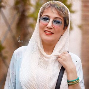 Pantea Bahram Instagram - "حال و روز من چرخشی دایره وار دارد. همواره در یک نقطه ی  مشخص تکرار شونده گیر می کنم و فریاد می زنم."

#نامه_به_فلیسه 
#فرانتس_کافکا
@rominaparto 
#شنای_پروانه #پانته_آ_بهرام