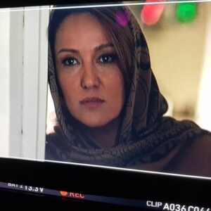 Pantea Bahram Instagram - از تئاتر شروع شدم و توو سينما ادامه پيدا كردم. ٢٨ سال ! زمين خوردم بلند شدم.! مغرور شدم سرخورده شدم. ! جايزه گرفتم ناديده گرفته شدم !
ممنوع شدم آزاد شدم ! 
آخرم مُناسباتِ سينمايي رو بَلَد نشدم كه نشدم 😏🤐
حالام چه بخوايين چه نخوايين جزئي از خاطرات جمعيِ شمام 😜😋پس برا خودتون بهتره كه دوستم داشته باشين. 😅چون از بازيگري گريزي ندارم به خدا !! و بازم منو ميبينين 😆
من كه به هر حال دوستون دارم 🍀❤️
روز سينما مبارك !
(عكس از فيلم " آينده" به كارگرداني امير پوركيان)
#روز_ملي_سينما #سينما #پانته_آ_بهرام