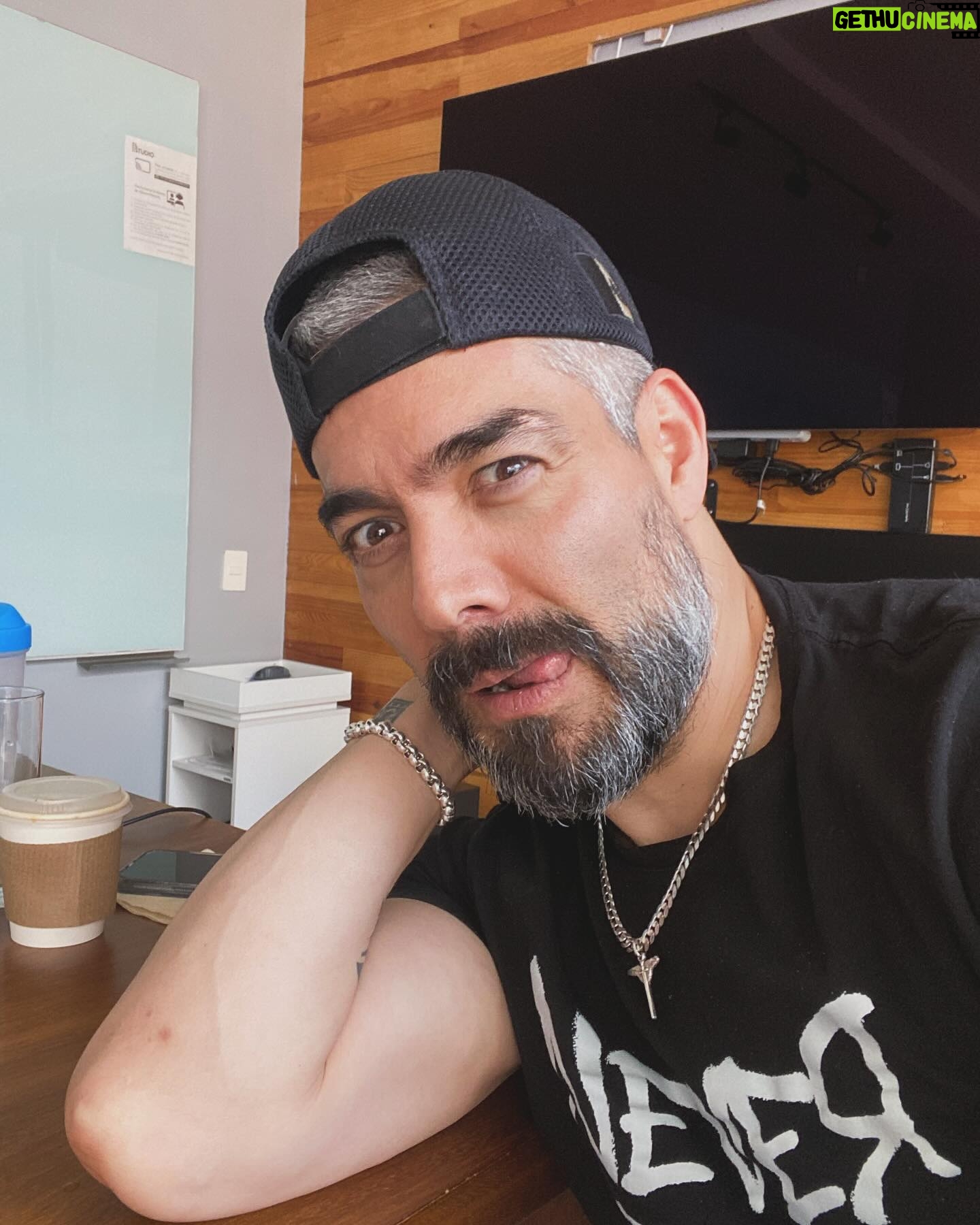 Paola Nuñez - 14.2K Likes - Hasta que se me hace trabajar con el mejor actor de Mexico @omarchaparro GRACIAS VIDA