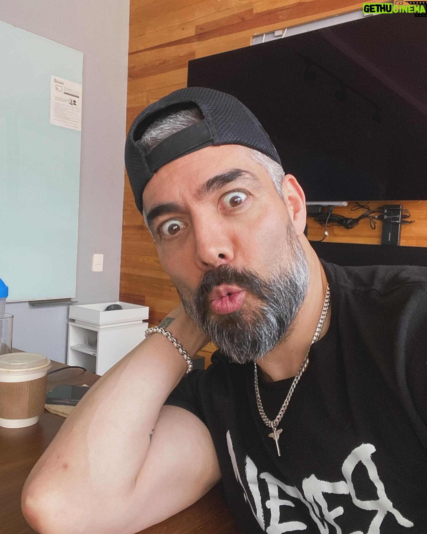 Paola Nuñez - 14.2K Likes - Hasta que se me hace trabajar con el mejor actor de Mexico @omarchaparro GRACIAS VIDA