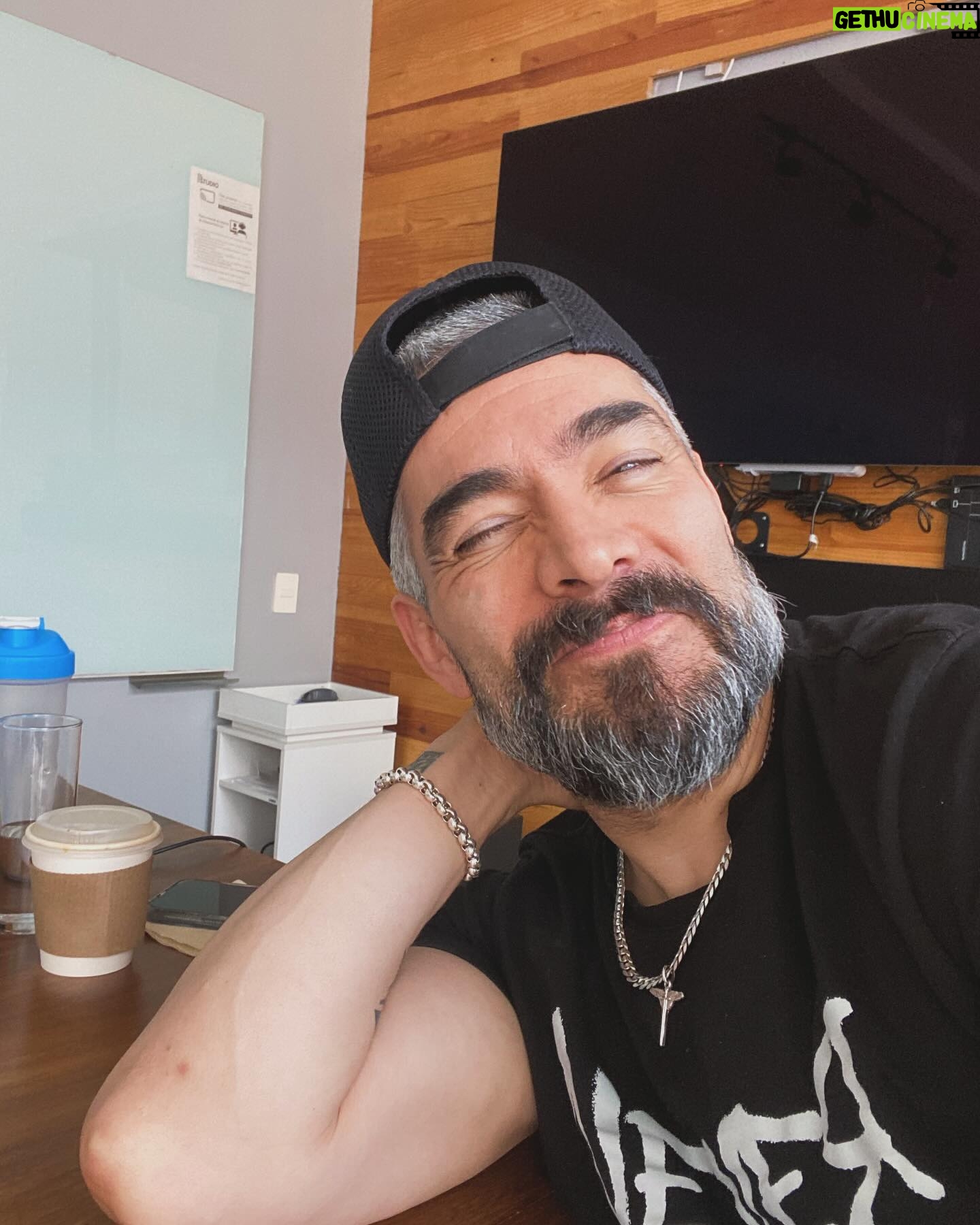 Paola Nuñez - 14.2K Likes - Hasta que se me hace trabajar con el mejor actor de Mexico @omarchaparro GRACIAS VIDA