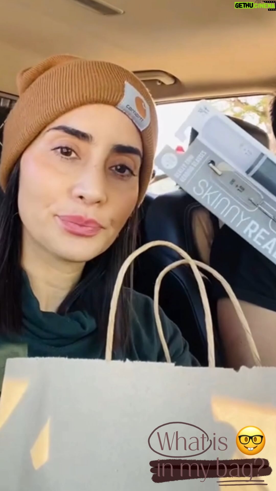 Paola Nuñez Instagram - Acompáñame a este unboxing 📦 !!