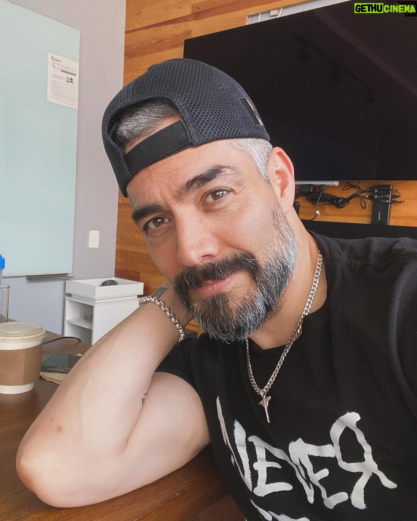Paola Nuñez - 14.2K Likes - Hasta que se me hace trabajar con el mejor actor de Mexico @omarchaparro GRACIAS VIDA