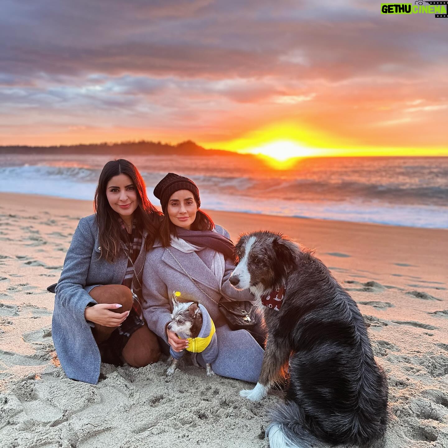 Paola Nuñez - 12.8K Likes - Family trip 🎄✨🎅🏽
