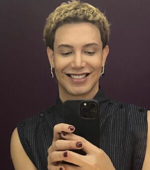 Paolo Ballesteros Instagram - See yah laterz dabarkads with my ninangin na hikaw 😅🤭😘