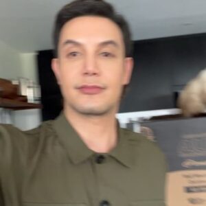 Paolo Ballesteros Instagram - Yey! May bagong aircon at tv saktong sakto sa mainit na panahon 🫶🏻 thanks @auxairconphofficial and Sir Jun Gatmaitan for my new aux split-type inverter aircon! Exclusively distributed by St. Francis Square Group of Companies under Great Buys Home Depot Inc. Department 😉👍🏼 zalamat!