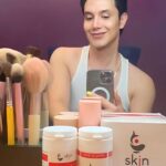 Paolo Ballesteros Instagram – Because skincare is what? 🙌🏻
FUNDAMENTAL 💁🏻‍♂️💁🏻‍♀️

Syempre para PAKAK ang makeup, you should have a HEALTHY GLOWING SKIN. Kaya i take the @skjncollagen CollaCenta Combo from Japan 🇯🇵 

And here’s my CollaCenta routine:
✨ 4 microtablets of SKJN Collagen
✨ 2 capsules of SKJN Placenta

Buy only at the official accounts of SKJN at linktr.ee/skjn ❤️ Arigatou! 😉