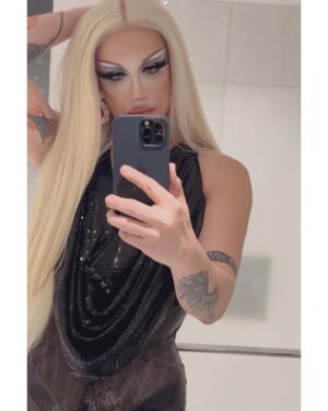 Paolo Ballesteros Instagram - Ur mama feeling extra ⭐️ while making hintay the tricycle papuntang venue 😵‍💫😝🤭 shuta nalimutan ko pala magkabet ng mga kukelya 😬😅✌🏼