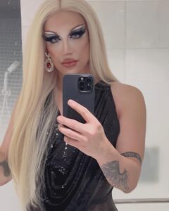 Paolo Ballesteros Instagram - Ur mama feeling extra ⭐️ while making hintay the tricycle papuntang venue 😵‍💫😝🤭 shuta nalimutan ko pala magkabet ng mga kukelya 😬😅✌🏼