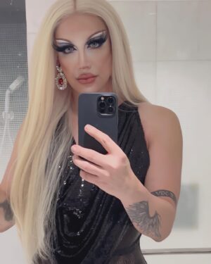 Paolo Ballesteros Instagram - Ur mama feeling extra ⭐️ while making hintay the tricycle papuntang venue 😵‍💫😝🤭 shuta nalimutan ko pala magkabet ng mga kukelya 😬😅✌🏼