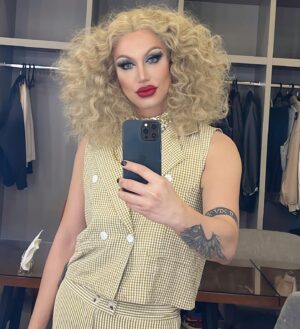 Paolo Ballesteros Instagram - Mama Pao in @eatbulaga1979 😉💋