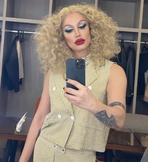 Paolo Ballesteros Instagram - Mama Pao in @eatbulaga1979 😉💋