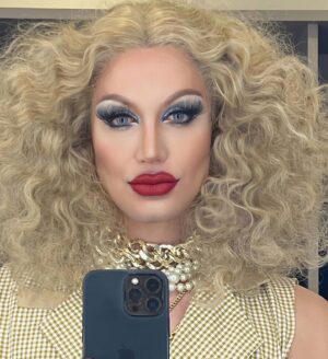 Paolo Ballesteros Instagram - Mama Pao in @eatbulaga1979 😉💋