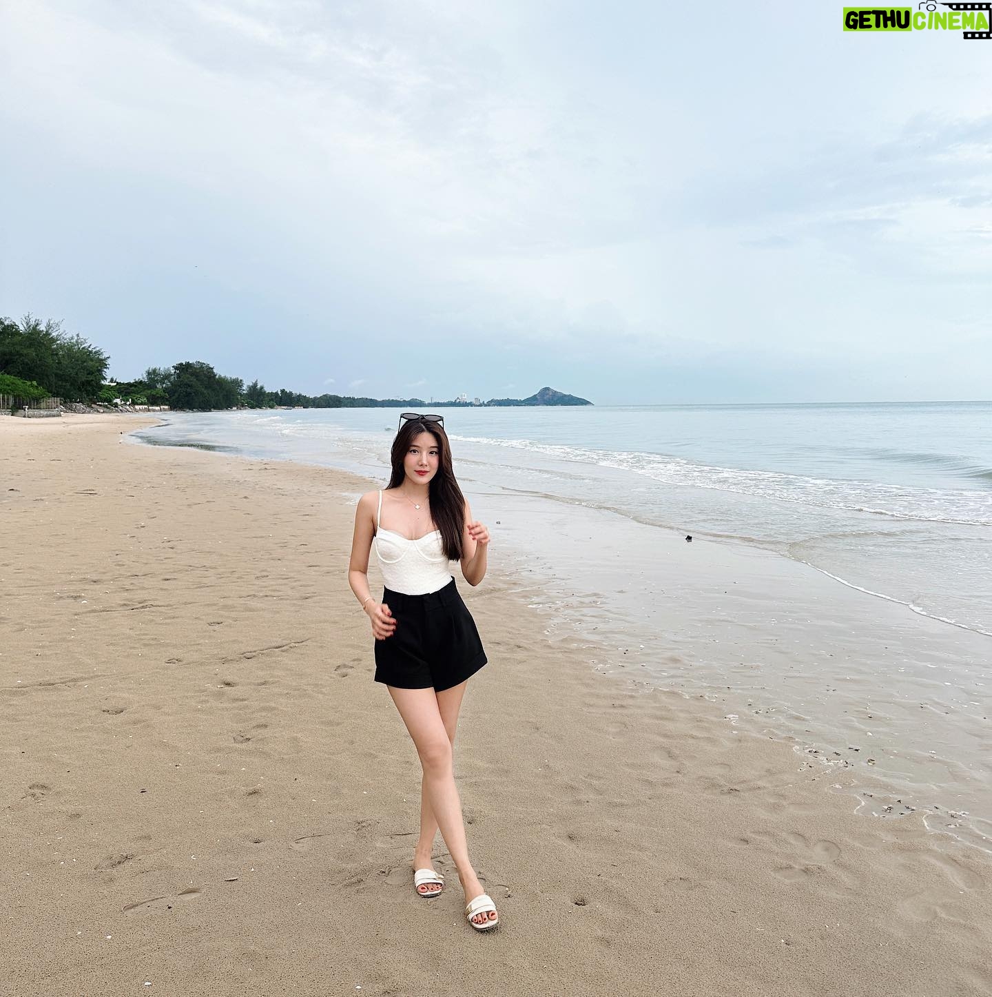 Parada Thitawachira Instagram - 🤍 picnic after the rain. 🌧️ @charrasbhawan #จรัสภาวัน #CharrasBhawan #Khaotaobeach #huahin 👯♀️🩱🕶️by p’pang 😅