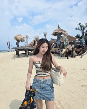 Parada Thitawachira Instagram - พยายามจะลืมตาสู้แดด แต่ไม่ไหววว 😅