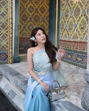 Parada Thitawachira Instagram - สวัสดีปีใหม่ไทยล่วงหน้าค่ะ 😊🤍