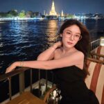 Parada Thitawachira Instagram – 🖤 Moon and the river 🌙✨