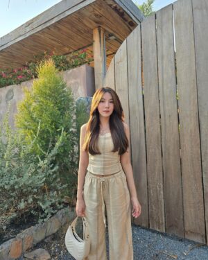 Parada Thitawachira Instagram - อยากไปทะเลแล้ววววว 🏖️@HM #HMThailand #HMxME