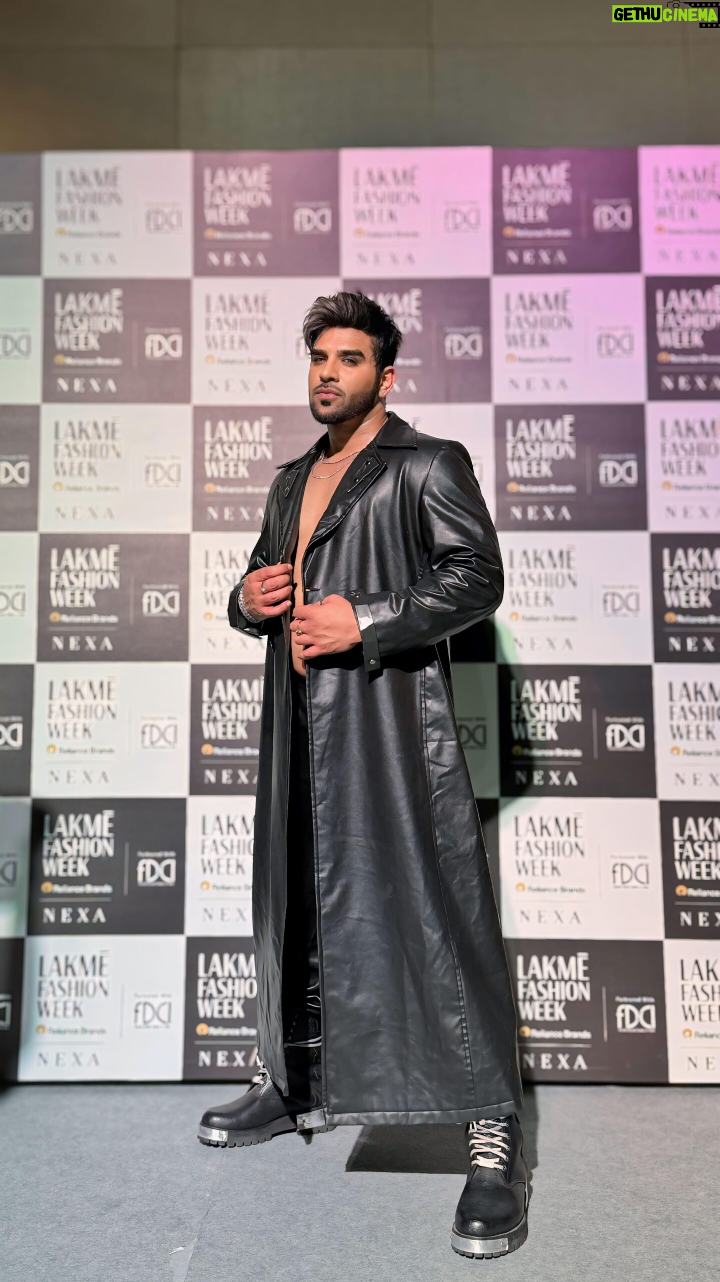 Paras Chhabra Instagram - 👀 @collectlurid @lakmefashionwk #paraschhabra #lurid #lakme #lakmefashionweek #streetstyle #streetwear