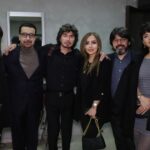 Parastoo Salehi Instagram - در این عکس ها یک دنیا حرف نهفته ست ... چرا تو مملکت خودمون نه !؟ با تک تکتون کلی خاطره دارم با شهره جون که لحظه ای که عاشق شدم ترانه ی شب شب شعر و شوره از ضبط صوت پخش میشد و شخص مورد نظرم باهاش می رقصید😉 از خاطره خودمو خالم با ترانه ی منم عکساتو پاره کردم که نگووو دختر مشرقی و ... شهرام جون با اون صدای شش دُنگ که مادرم عاشق ترانه ی توبه کردمشونه و خودم با ترانه ی احساس شون قشنگ می میرم از محمد خردادیان که منی که دوستام مسخره ام می کردن که به جای رقص بال بال میزنم ازشون رقص یاد گرفتم با اون وجود شیرین و دوست داشتنیش نه من خیلی ها رقص و از ایشون یاد گرفتن و علیرضا امیر قاسمی که تمام عیدها منتظر بودیم ویدئو برنامه هاش برسه ایران و ما هنرمندان محبوبمونو ببینیم و بشنویم ... بهارک شد خواهرم تو غربت و ریحانه رفیقی که عین بچه ام دوسش دارم و دکتر داداش زاده ی نازنین که همیشه مهربونی هاش شامل حال منو مامانم هست ، تک تک تونو خیلی دوست دارم و الهی یه روز همه ی مهاجرای اجباری برگردن به ایران و همه کنار هم آزاد و شاد باشیم و دغدغه مون فقط باشه آبادی ایران و بس آمین 🥺🙏🏻 ❤️🤍💚 ۷ فروردین ۱۴۰۳ . #ایران #شهره_صولتی #شهرام_صولتی #محمد_خردادیان #علیرضا_امیرقاسمی #بهارک_صالح_نیا #ریحانه_پارسا #پرستو_صالحی . @shohreh @shahramsolati @alireza_amirghassemi @mohammad.khordadian @baharak_salehniya @reyhaneparsaj @dr.naser_dadaszade