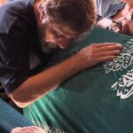 Parastoo Salehi Instagram - و این وداع تلخ مردی بود با عشق زندگیش ولی این پایان قصه ی این عشق نبود و نیست یاد و خاطرات ستاره تا همیشه زنده است چه برای استاد بیژن مرتضوی چه خواهران داغدارش و چه تمام دوستان و آشنایانش، ستاره جان روحت شاد یادت جاودان 🙏🏻🕊🤍 و الهی خدا قرار بده به دل بی قرار استاد بیژن مرتضوی🙏🏻😭 @bijan_mortazavi_original @setareh_saeidi .