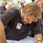 Parastoo Salehi Instagram - و این وداع تلخ مردی بود با عشق زندگیش ولی این پایان قصه ی این عشق نبود و نیست یاد و خاطرات ستاره تا همیشه زنده است چه برای استاد بیژن مرتضوی چه خواهران داغدارش و چه تمام دوستان و آشنایانش، ستاره جان روحت شاد یادت جاودان 🙏🏻🕊🤍 و الهی خدا قرار بده به دل بی قرار استاد بیژن مرتضوی🙏🏻😭 @bijan_mortazavi_original @setareh_saeidi .