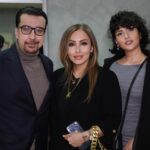 Parastoo Salehi Instagram - در این عکس ها یک دنیا حرف نهفته ست ... چرا تو مملکت خودمون نه !؟ با تک تکتون کلی خاطره دارم با شهره جون که لحظه ای که عاشق شدم ترانه ی شب شب شعر و شوره از ضبط صوت پخش میشد و شخص مورد نظرم باهاش می رقصید😉 از خاطره خودمو خالم با ترانه ی منم عکساتو پاره کردم که نگووو دختر مشرقی و ... شهرام جون با اون صدای شش دُنگ که مادرم عاشق ترانه ی توبه کردمشونه و خودم با ترانه ی احساس شون قشنگ می میرم از محمد خردادیان که منی که دوستام مسخره ام می کردن که به جای رقص بال بال میزنم ازشون رقص یاد گرفتم با اون وجود شیرین و دوست داشتنیش نه من خیلی ها رقص و از ایشون یاد گرفتن و علیرضا امیر قاسمی که تمام عیدها منتظر بودیم ویدئو برنامه هاش برسه ایران و ما هنرمندان محبوبمونو ببینیم و بشنویم ... بهارک شد خواهرم تو غربت و ریحانه رفیقی که عین بچه ام دوسش دارم و دکتر داداش زاده ی نازنین که همیشه مهربونی هاش شامل حال منو مامانم هست ، تک تک تونو خیلی دوست دارم و الهی یه روز همه ی مهاجرای اجباری برگردن به ایران و همه کنار هم آزاد و شاد باشیم و دغدغه مون فقط باشه آبادی ایران و بس آمین 🥺🙏🏻 ❤️🤍💚 ۷ فروردین ۱۴۰۳ . #ایران #شهره_صولتی #شهرام_صولتی #محمد_خردادیان #علیرضا_امیرقاسمی #بهارک_صالح_نیا #ریحانه_پارسا #پرستو_صالحی . @shohreh @shahramsolati @alireza_amirghassemi @mohammad.khordadian @baharak_salehniya @reyhaneparsaj @dr.naser_dadaszade