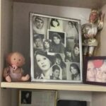 Parastoo Salehi Instagram – پدر دختری 
اونم دست خط خودشه، نوشته:
 من غریب خلوت تنهائیم… 
و یک لیست از دردهاش …
پدر نتونستم برای دردهایی که نوشتی کاری کنم. حتی از خاکت هم دور شدم 😭😭😭نمی دونم اگه بودی اصلا اوضاع چجوری بود، پدر، یادم رفته پدر داشتن چه شکلی بود ولی وقتی پدر و دخترهارو با هم می بینم حسودیم میشه…

 رفقا قدر دست هایی که یه روز روی شونه هاتون بوده، قدر آغوش هایی که درشون بزرگ شدید و بدونید !!!
روح همه رفتگان شاد 🙏🏻🙏🏻🙏🏻
(صداها، صداهای ضبط شده توسط پدر، از کودکی بنده ست😉👧🏻)
.
#پرستو_صالحی #پرستوصالحی
#بازیگر #سینما #تئاتر #تلویزیون 
#ایران #دلتنگی #پدر 
#parastoo_salehi