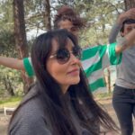 Parastoo Salehi Instagram - سیزده به درتون مبارک ما در غربت رقصیدیم ولی با بغضی فرو خورده ... الهی هر روزتون مثل نوروز باشه 🙏🏻🙏🏻🌹🌹❤️ . #پرستو_صالحی #بازیگر #سینما #تئاتر #تلویزیون #بهارک_صالحنیا #ایران #سیزده_به_در #۱۴۰۱ #نوروز #آزادی #parastoosalei #parastoo_salehi #actress