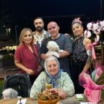 Parastoo Salehi Instagram - لحظه لحظه ی با تو بودن قشنگه البته نه اونوقتا که قرصای ویتامینتو میگم بخور و هربار یه بامبولی در میاری🙈 و نه اون موقع ها که واکر یه ور خونه ست تو یه ور دیگه و تنها بحث و جنگ و جدل ما سر همین چیزهاست چون من طاقت بیماری تورو ندارم و تو بحث سلامتی بهت سخت میگیرم و غر میزنم ولی بدون، بدونِ تو اصلا من، من نیستم بمونی برام تا همیشه تولدت مبارک و ببخش تو این سن و سال از خانواده ات از وطن دورت کردم ولی شک نکن ایران آزاد میشه و با هم برمی گردیم خونه🙏🏻❤️🧿😘🎂 و مرسی از دوستای خوبم که تو غربت نگذاشتن مامان احساس تنهایی کنه و کنارش بودن دوستون دارم رفقا ❤️😘 . و ممنون از رستوران ایرانی گلاب که درجه یک هستن 🌟👍🏻 @golabrestaurant . #پرستو_صالحی #مادر#ایران
