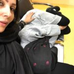 Parastoo Salehi Instagram - پارسال همچین روزی برای همیشه رفتی ... برای من فرقی نکرده هر روز هستی، هر شب ... ولی امان از دلتنگی برای صدات، برای نگاهت،برای دستات، برای اینکه سرتو بذاری روی پاهام ... خیلی پرسیدن ازم مادر دوم یعنی چی ؟ هیچ توضیحی ندارم براش فقط می دونم تو مادر دومم، دختر قشنگم و انگیزه ی زندگیم بودی و هستی و خواهی بود تا همیشه ... ببخش هنوز نمی تونم بگم روحت شاد، هنوز باور ندارم🖤🌹🙏🏻 . . #پرستو_صالحی #پرستوصالحی #parastoosalehi #parastoo_salehi