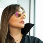 Parastoo Salehi Instagram - وی از کودکی علاقه ی بسیاری به مدل عینک شدن داشت منتها در مملکتش این کار جز مشاغل ممنوعه بود وی بدین صورت حسرت های گذشته را درمان نمود 🙈😂 چیدمان پروفایلش هم منظم شد و خبر بد اینکه بازم از این سری عکس ها هست که بگذارم🙈😂😉 رأی شما کدوم عکس با کدوم عینک هست ؟؟؟؟ .سوال بعد الان باز یک پست دیگه بگذارم پروفایل بهم میریزه ؟؟؟ نگین بله 😩😭 #پرستوصالحی #پرستو_صالحی #بازیگر #سینما #تئاتر #تلویزیون #ایران #تهران #عشق #آزادی #parastoosalehi #parastoo_salehi #actress #Iran #Tehran #freedom photo by @mr.photomoto 📷