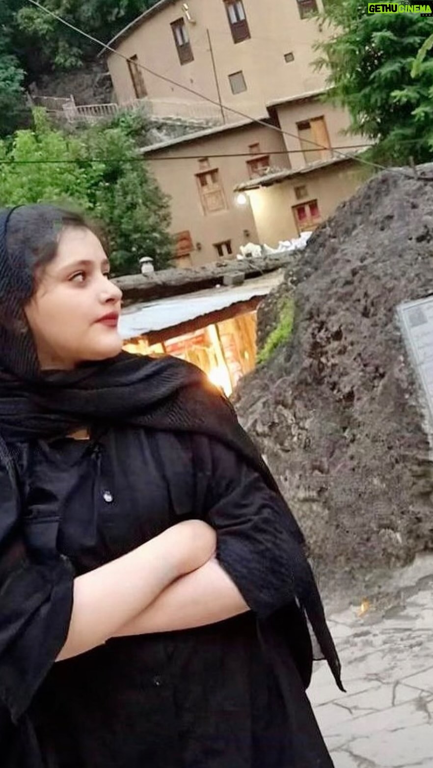 Parastoo Salehi Instagram - تقدیم به مردم مبارز ایران تا آزادی… . #ایران #مهسا_امینی #رمز_انقلاب_ما_مهسا #زن_زندگی_آزادی #مهدی_یراحی #توماج_صالحی #آزادی #women_life_freedom #mahsa_amini #iran Our revolution symbol #نت_سفید