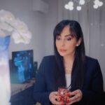 Parastoo Salehi Instagram - باشد که روزگار ظلم نیز بسرآید و آفتاب برآید و حقیقت در چهره ی مردم بدرخشد و عشق آن سپیده دمی گردد که بسوی آن گام برمی داریم . . (فریدون فرخزاد ) نوروز مبارک، الهی سال جدید بهترین بهترین ها باشه برای همه تون، دوستتون دارم یه عالمه 🙏🏻❤️🌹 اولین آرزوی لحظه ی تحویل سال تون چیه رفقا؟؟؟ . . @baharak_salehniya #پرستو_صالحی #پرستوصالحی #بازیگر #سینما #تئاتر #تلویزیون #بهارک_صالحنیا #عید #سال_نو #۱۴۰۱ #فریدون_فرخزاد #حضرت_عشق #ایران #parastoo_salehi