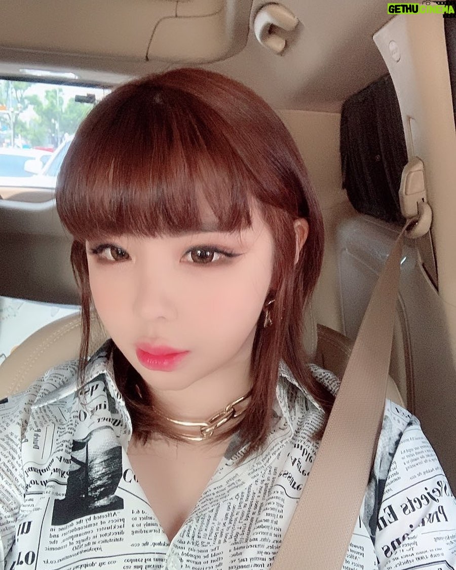 Park Bom Instagram - 여러부운~~드디어~ 대만에 가게 되었습니다~~😍🍀 벌써부터 너무너무 기대가 되는데요.. 금방 갈테니까요 조금만 기다려주세요~~💕 https://pse.is/FTADS #2ne1 #春天終於回來了 #DreamComeTure #ParkBom #朴春 #FanMeetinginTaipei #박봄 #dnation #디네이션 #bompark #ぼム #بارك_بوم #봄쉘 #BOMSHELL
